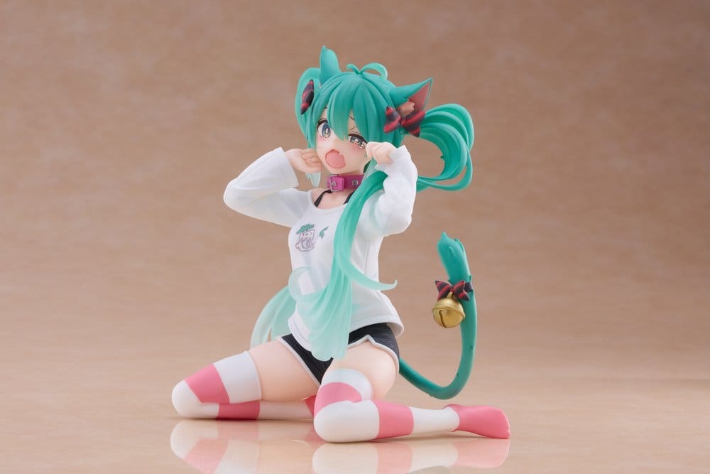 (Pre-order) Hatsune Miku (Cat Ear T-Shirt Ver.) - DESKTOP CUTE - 13cm | Taito