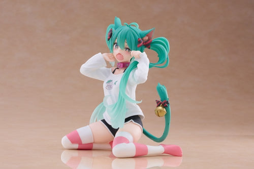 (Preordine) Hatsune Miku (Cat Ear T-Shirt Ver.) - DESKTOP CUTE - 13cm | Taito